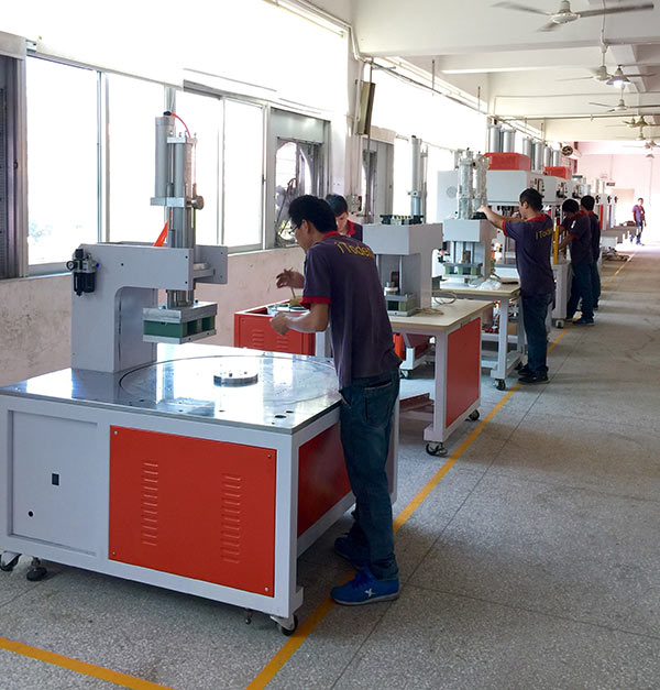 東電高周波電壓機(jī)裝配車間 東電高周波電壓機(jī)裝配車間
