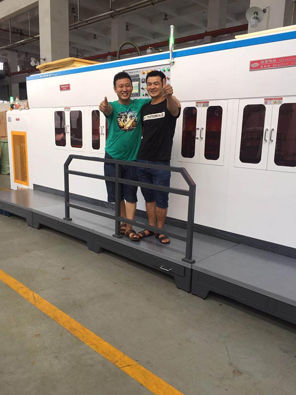 PVC/PET/PP透明盒柔軟壓痕模切機(jī) PVC/PET/PP透明盒柔軟壓痕模切機(jī)